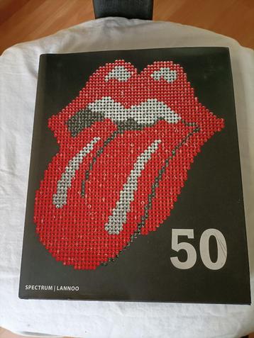 Prachtig  boek (351 blz.) over 50 jaar de Rolling Stones  beschikbaar voor biedingen