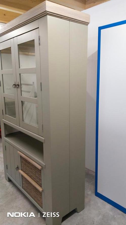 Z.g.a.n Vitrinekast: Saliegroen/Grijs mat 120 x 200 cm, Huis en Inrichting, Kasten | Vitrinekasten, Zo goed als nieuw, 150 tot 200 cm