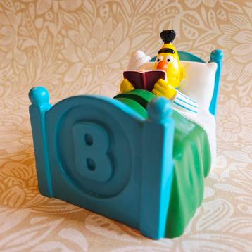 Spaarpot Bert in bed Sesamstraat beschikbaar voor biedingen