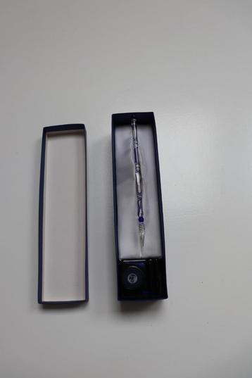 Glazen-tip kalligrafie-pen met inkt beschikbaar voor biedingen