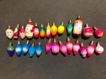 26 gekleurde kerstlampjes , figuurtjes , lampionnetjes beschikbaar voor biedingen