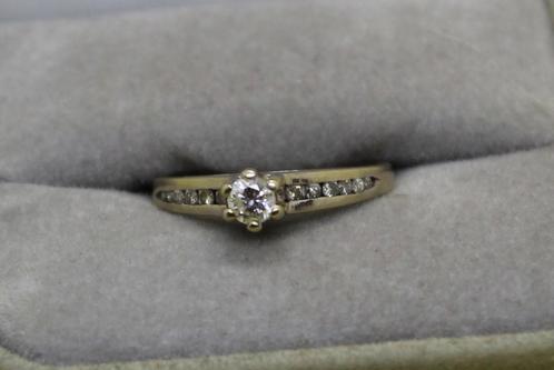 Wit gouden 18 kt ring met 13 diamanten., Sieraden, Tassen en Uiterlijk, Ringen, Gebruikt, Dame, 17 tot 18, Wit, Goud, Met edelsteen