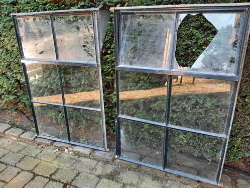 Twee zeer mooie oude deels te openen ijzeren stalramen., Doe-het-zelf en Verbouw, Glas en Ramen, Zo goed als nieuw, Ophalen of Verzenden
