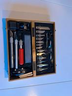 Houtsnijset/ houtbewerking met diverse messen, Ophalen of Verzenden, Gebruikt