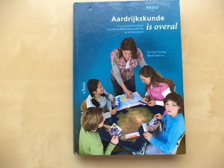 Aardrijkskunde is overal, Boeken, Studieboeken en Cursussen, Zo goed als nieuw, HBO, Alpha, Ophalen of Verzenden