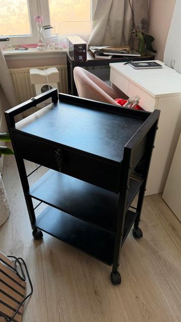 Werkwagen schoonheids beauty trolley beschikbaar voor biedingen