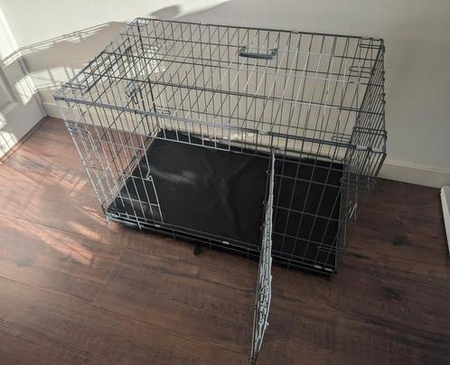 Adori Safety+ bench met twee deuren (Inclusief kussen), Dieren en Toebehoren, Hondenbenches, Zo goed als nieuw, Ophalen