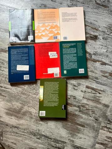 Diverse Studieboeken beschikbaar voor biedingen