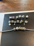 Pandora bedel met goud details koopje, Pandora, Ophalen of Verzenden, Zo goed als nieuw, 1 bedel