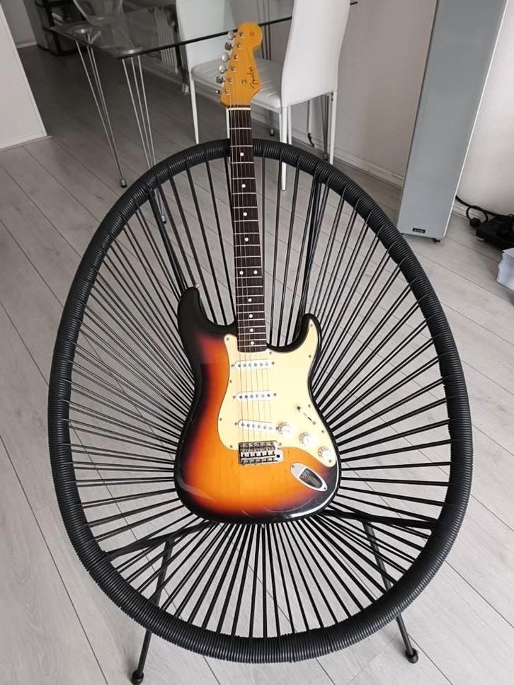 Fender Stratocaster Japan 1990 -1991, Muziek en Instrumenten, Snaarinstrumenten | Gitaren | Elektrisch, Gebruikt, Solid body, Fender