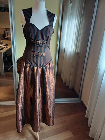 kleding van vroeger beschikbaar voor biedingen