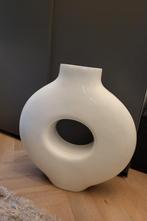 Grote design vaas, Ophalen, Zo goed als nieuw, Wit, 50 tot 75 cm