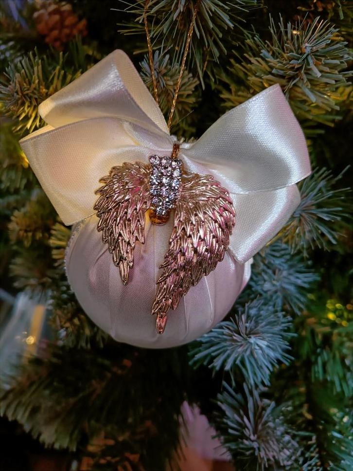 Kerstballen handgemaakt met stof en echt strass, Diversen, Kerst, Nieuw, Ophalen of Verzenden