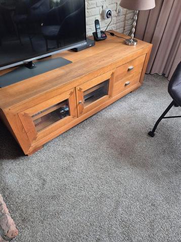 Houten TV Kast met Opbergruimte beschikbaar voor biedingen