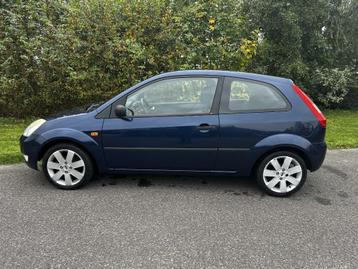 Ford Fiësta 1.3 8V 3DR 2004 Blauw met nieuwe APK! beschikbaar voor biedingen