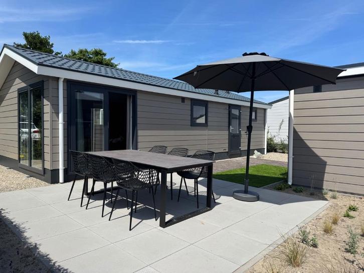 Te huur nieuw chalet op camping Julianahoeve Renesse, Caravans en Kamperen, Verhuur