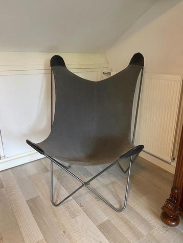 Lounge stoel beschikbaar voor biedingen