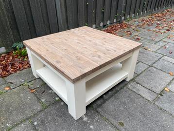 Salontafel beschikbaar voor biedingen