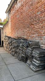 **GRATIS DAKPANNEN**, Doe-het-zelf en Verbouw, Dakpannen en Dakbedekking, Ophalen, Steen of Klei, Zwart, Dakpannen