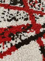 Smyrna hoogpolig jaren 70 tapijt van 138 bij 97 cm, Gebruikt, 100 tot 150 cm, Smyrna, Rood