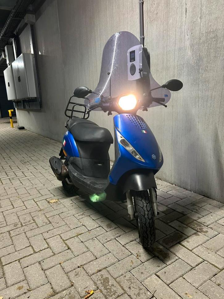 Piaggio Zip - Geel Kenteken, Fietsen en Brommers, Brommers | Overige merken, Gebruikt, Maximaal 45 km/u, Ophalen