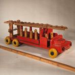 Okwa Houten Brandweerauto met Poppen, Antiek en Kunst, Ophalen of Verzenden