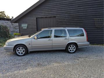 Volvo V70 2.5 Luxury-Line (bj 1999) beschikbaar voor biedingen