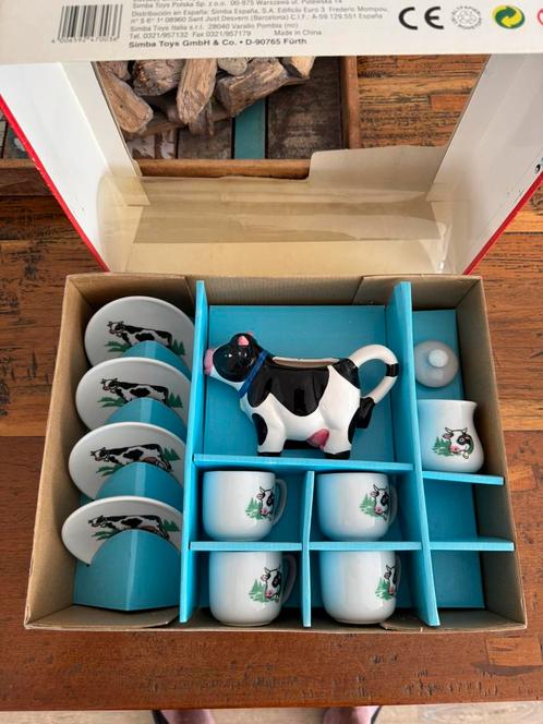 Kinderserviesje met koeienmotief 11 delig, Verzamelen, Dierenverzamelingen, Zo goed als nieuw, Beeldje of Figuurtje, Boerderijdier