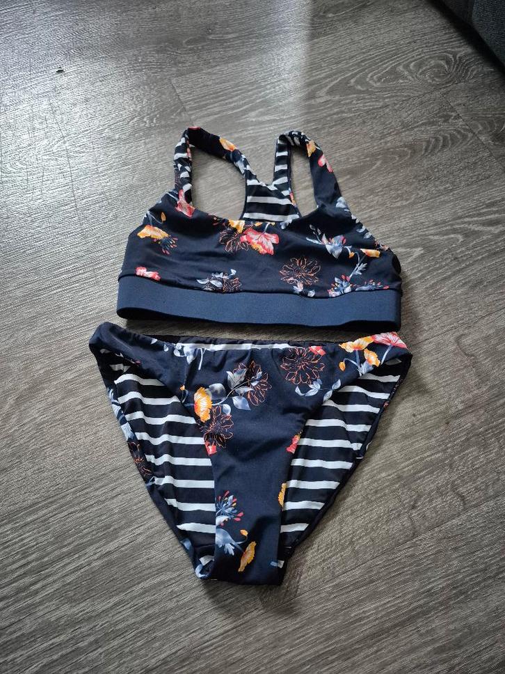 Donkerblauwe 2 zijdige bikini. ( met Bloemen & Gestreept ), Kleding | Dames, Badmode en Zwemkleding, Zo goed als nieuw, Bikini