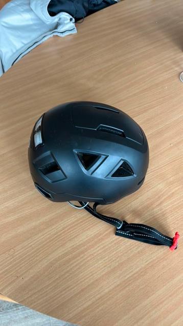 Scooter helm beschikbaar voor biedingen