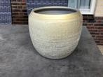 Mooie stoere aardewerk bloempot met grijs/gouden glans, Tuin en Terras, Bloempotten, Rond, Binnen, Ophalen of Verzenden, Zo goed als nieuw