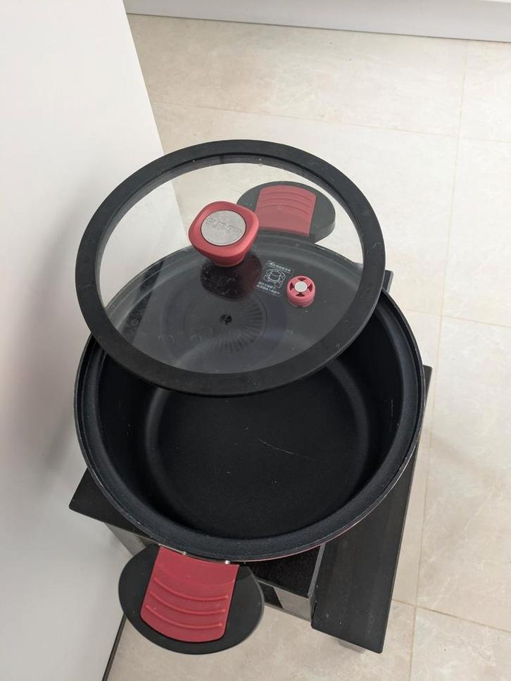 Snelkookpan - Kookgemak!, Huis en Inrichting, Keuken | Potten en Pannen, Gebruikt, Kookpan of Snelkookpan, Rvs, Inductieplaat