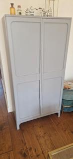 Grijze kast met deuren en planken, Huis en Inrichting, Kasten | Kledingkasten, Overige materialen, Met deur(en), 100 tot 150 cm