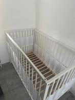 Stevige baby bed inc matras , bumber, matrasbeschermer, Ophalen of Verzenden, Zo goed als nieuw, Ledikant