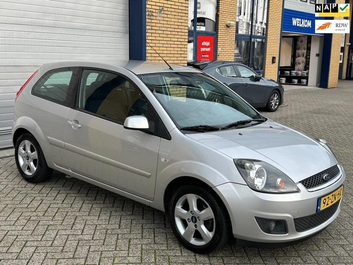 Ford Fiesta 1.3-8V Futura met APK, NAP, airco inklapbare spi, Auto's, Ford, Bedrijf, Te koop, Fiësta, ABS, Airbags, Airconditioning