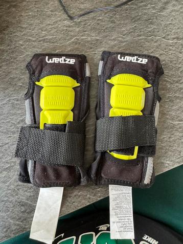 WRIST GUARD (PAIR) POLSBESCHERMING beschikbaar voor biedingen