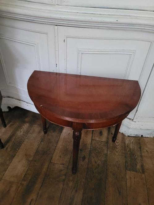 Zeer oud half rond bijzettafeltje mahonie hout, Antiek en Kunst, Curiosa en Brocante, Ophalen of Verzenden