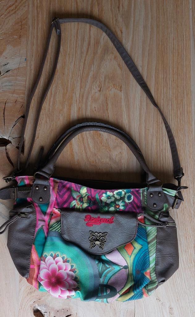 Desigual grote schoudertas, handtas, Sieraden, Tassen en Uiterlijk, Tassen | Damestassen, Gebruikt, Handtas, Ophalen of Verzenden