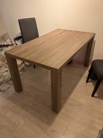 Als nieuw door tafelkleed: eettafel 160x90 houtlook beschikbaar voor biedingen