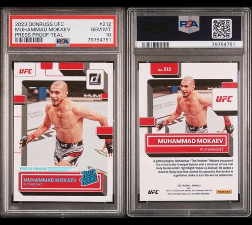 Psa-10 2023 DONRUSS UFC MUHAMMAD MOKAEV PRESS PROOF TEAL, Verzamelen, Sportartikelen en Voetbal, Nieuw, Spelerskaart, Overige sporten