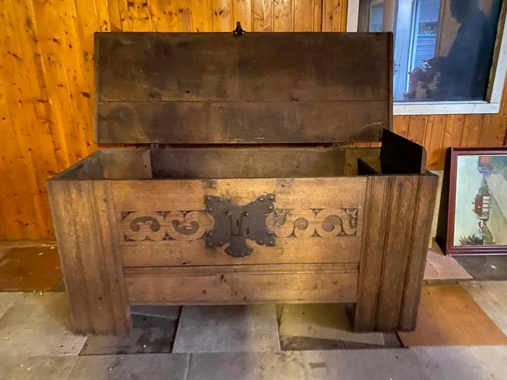 Antieke Eikenhouten Kist, Antiek en Kunst, Antiek | Meubels | Kasten, Ophalen