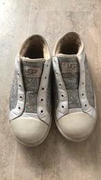 GRATIS UGG maat 32! Ophalen!, Ophalen of Verzenden, Zo goed als nieuw