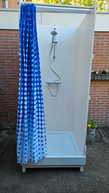 Nooddouche beschikbaar voor biedingen