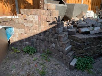 Gratis +-5m2 Gebruikte Waaltjes voor Terras of Pad beschikbaar voor biedingen