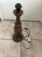 Te koop eiken houten tafel schemerlamp met vintage kap, Huis en Inrichting, Lampen | Tafellampen, Ophalen, Gebruikt, Minder dan 50 cm