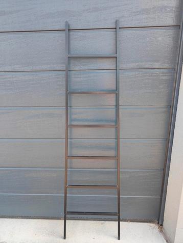 Zwart metalen decoratie ladder lxb 160x45-33 cm beschikbaar voor biedingen