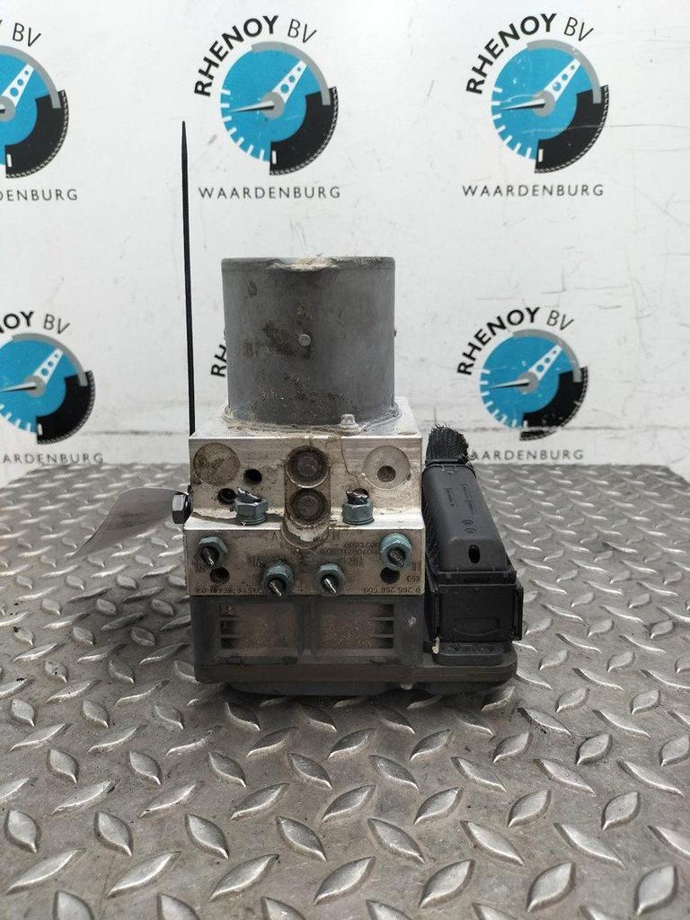 BMW 5 SERIES F10 528I High Executive ABS POMP  2011, Ophalen of Verzenden, Gebruikt, Stiba lid