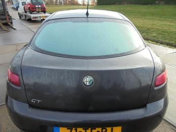 Achterklep van een Alfa Romeo GT (639) beschikbaar voor biedingen