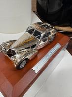 Bugatti, Hobby en Vrije tijd, Modelauto's | 1:18, Ophalen of Verzenden, Zo goed als nieuw, Bburago