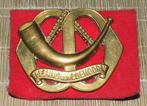 Metalen baret embleem Regiment Infanterie Menno van Coehoorn, Embleem of Badge, Nederland, Landmacht, Verzenden